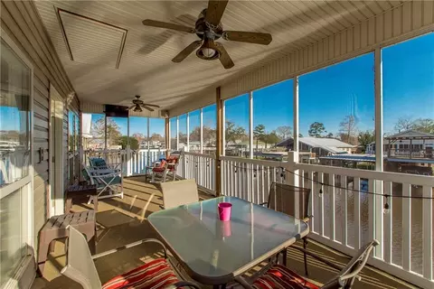 Exterior - 32870 Rivergate Cir, Springfield, LA 70462 photo 4 of 8