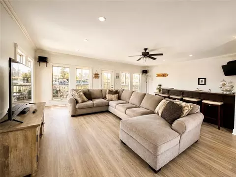 Living - 32870 Rivergate Cir, Springfield, LA 70462 photo 3 of 4