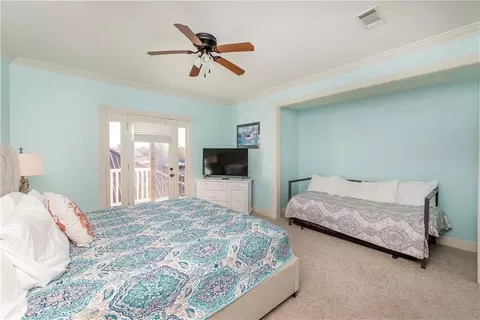Bedroom - 32870 Rivergate Cir, Springfield, LA 70462 photo 2 of 4