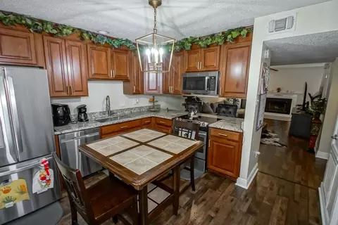 Kitchen - 72 Ormond Pl, Destrehan, LA 70047 photo 1 of 2