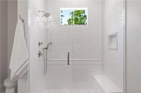Bath - 11 Tolawa Ln, Covington, LA 70433 photo 6 of 15