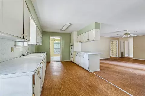 Kitchen - 18536 Highway 40 Hwy, Covington, LA 70435 photo 2 of 2