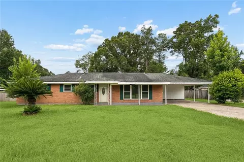 1024 S Dogwood Dr, Bogalusa, LA 70427