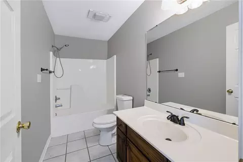 Bath - 70401 I St, Covington, LA 70433 photo 1 of 2