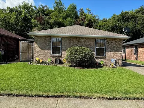 7644 Stonewood St, New Orleans, LA 70128