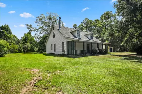60360 Kay Dr, Lacombe, LA 70445