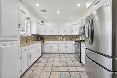 Kitchen - 5565 Trinity Dr, Marrero, LA 70072 photo 1 of 1