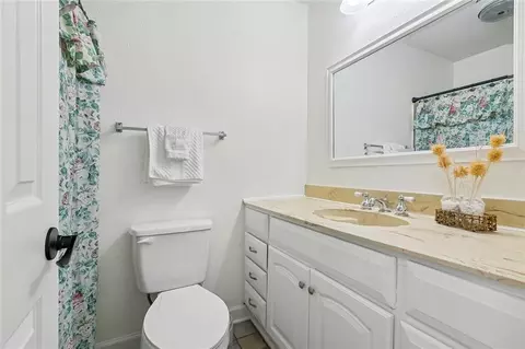 Bath - 5565 Trinity Dr, Marrero, LA 70072 photo 2 of 2