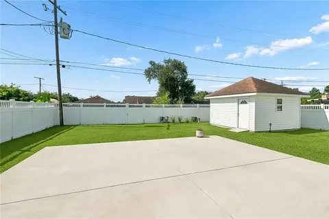 Exterior - 5565 Trinity Dr, Marrero, LA 70072 photo 3 of 3