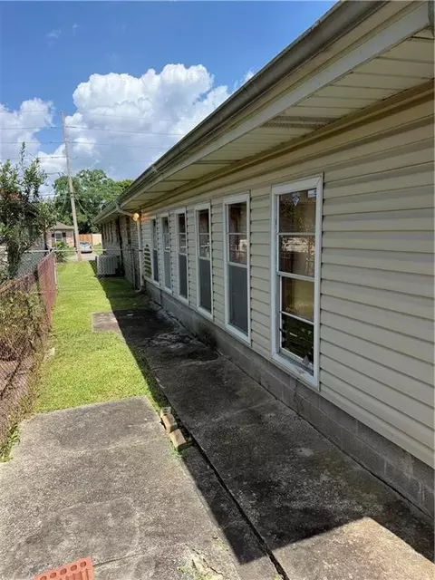 2867 Hyman Pl, New Orleans, LA 70131