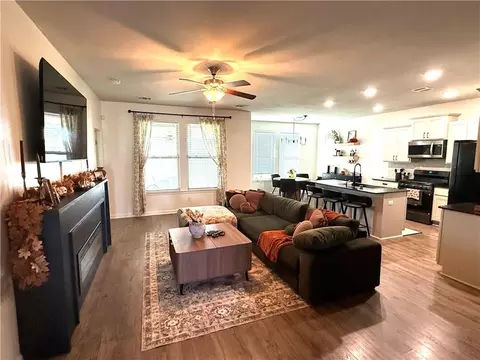 Living - 228 E Lake Dr, Slidell, LA 70461 photo 2 of 2