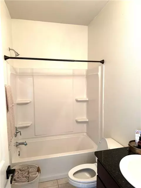 Bath - 228 E Lake Dr, Slidell, LA 70461 photo 1 of 3