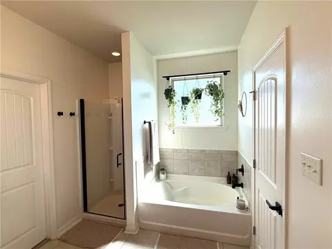 Bath - 228 E Lake Dr, Slidell, LA 70461 photo 2 of 3