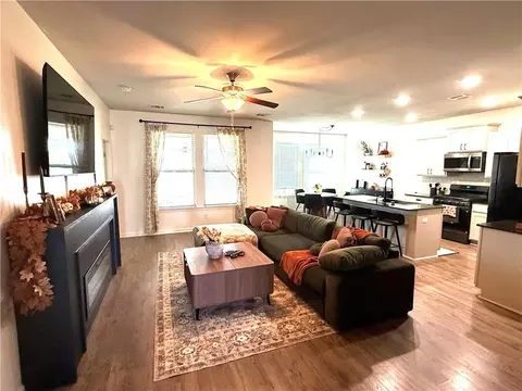 Living - 228 E Lake Dr, Slidell, LA 70461 photo 1 of 2