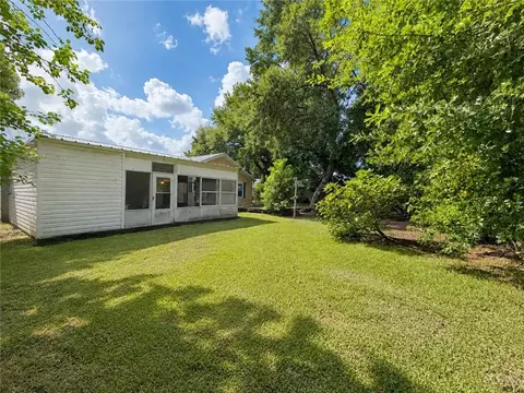 Exterior - 204 N Wilson Ave, Kaplan, LA 70548 photo 2 of 11