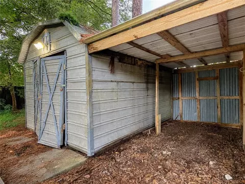 Exterior - 204 N Wilson Ave, Kaplan, LA 70548 photo 6 of 11