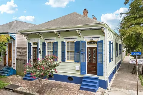 738 Lesseps St, New Orleans, LA 70117