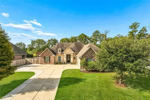 613 English Oak Dr, Madisonville, LA 70447