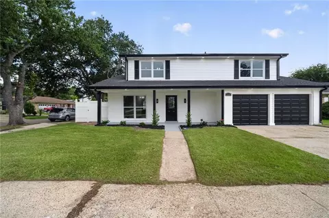 3860 N Deerwood Dr, Harvey, LA 70058
