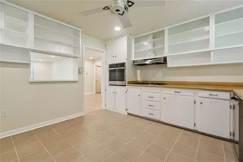 Kitchen - 129 Celia Dr, Luling, LA 70070 photo 1 of 2