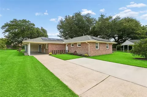 Exterior - 129 Celia Dr, Luling, LA 70070 photo 1 of 3