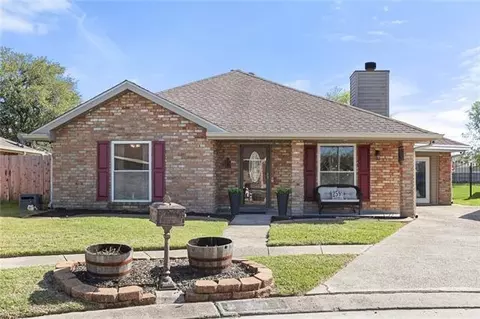 2591 Schwegmann Dr, Marrero, LA 70072