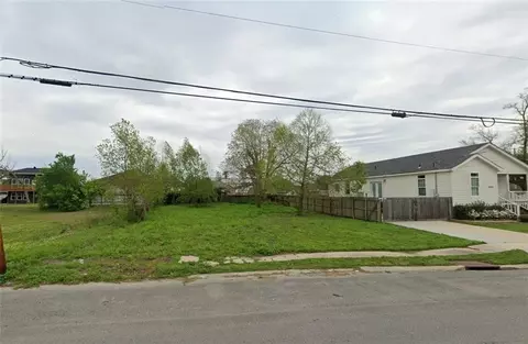 7820 Parry St, New Orleans, LA 70128