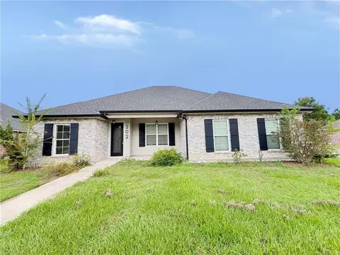 202 Derusso St, Houma, LA 70364