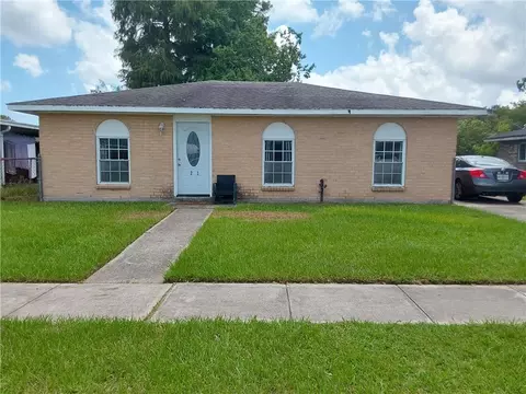 2113 W Christie Dr, Saint Bernard, LA 70085