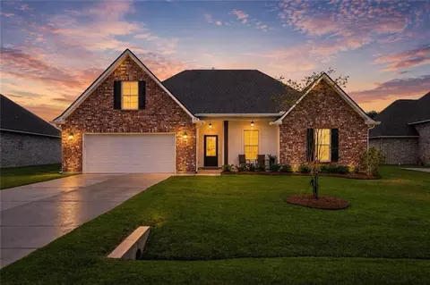 Exterior - 1174 Barrington Dr, Covington, LA 70435 photo 3 of 5