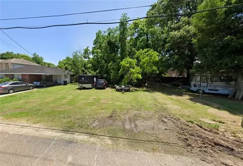 55252 Warfield St, New Orleans, LA 70126