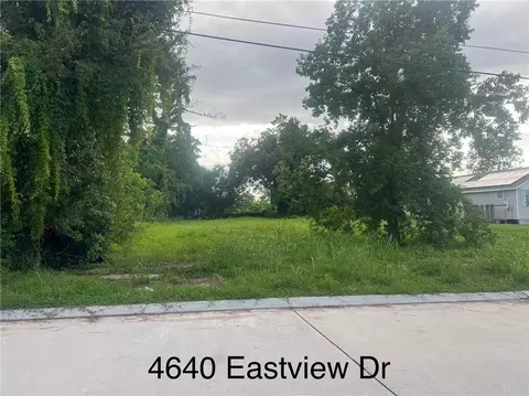 4640 Eastview Dr, New Orleans, LA 70126
