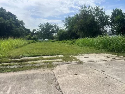 2838 Piety St, New Orleans, LA 70126