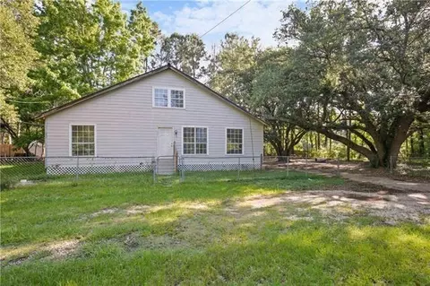 25567 W Sycamore St, Lacombe, LA 70445