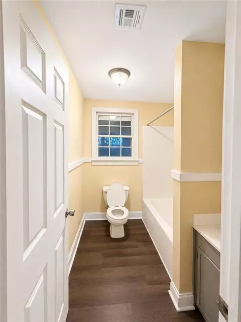 Bath - 426 E Jesse Jones St, Covington, LA 70433 photo 2 of 2