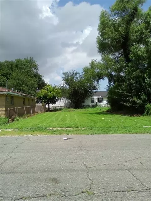 2032 France St, New Orleans, LA 70117