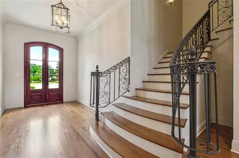 Entry Way - 271 Morningside Dr, Mandeville, LA 70448 photo 1 of 5