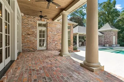 Exterior - 271 Morningside Dr, Mandeville, LA 70448 photo 4 of 17