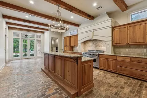 Kitchen - 271 Morningside Dr, Mandeville, LA 70448 photo 5 of 6