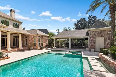 Exterior - 271 Morningside Dr, Mandeville, LA 70448 photo 8 of 17