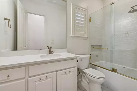 Bath - 271 Morningside Dr, Mandeville, LA 70448 photo 3 of 5