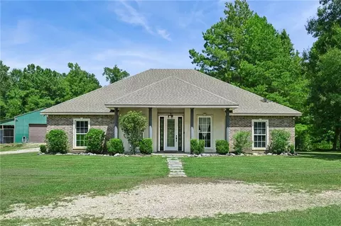 25371 Crown Dr, Ponchatoula, LA 70454