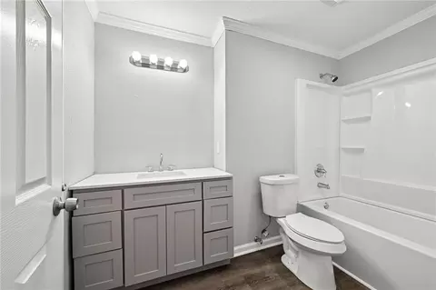 Bath - 125 E Forest Dr, Slidell, LA 70458 photo 1 of 3