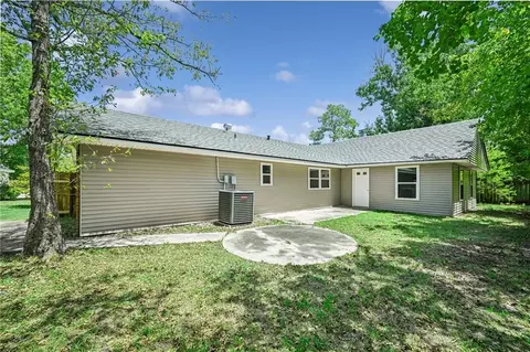 Exterior - 125 E Forest Dr, Slidell, LA 70458 photo 3 of 3