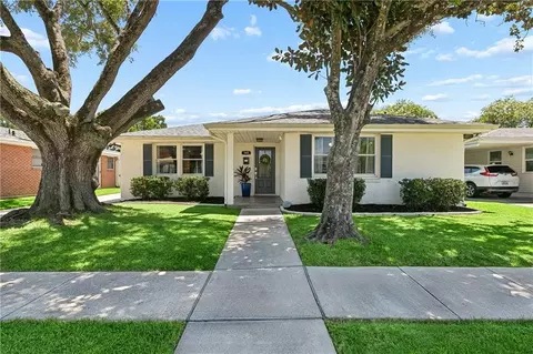 165 Hibiscus Pl, River Ridge, LA 70123