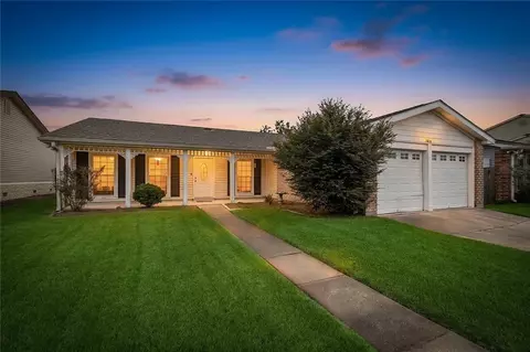 3824 Shannon Dr, Harvey, LA 70058