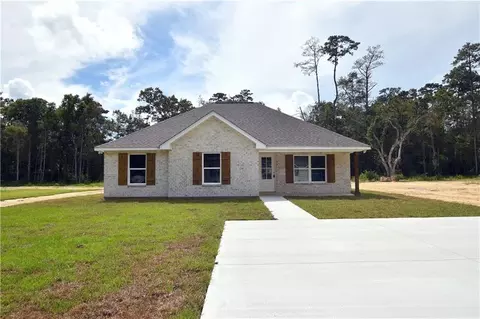 65123 Jerry St, Pearl River, LA 70452