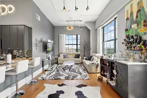 1201 Canal St #452, New Orleans, LA 70112