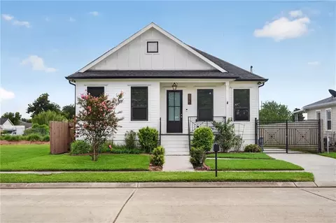 1923 Center St, Arabi, LA 70032