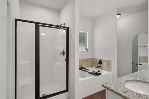 Bath - 12340 Parma Cir, Covington, LA 70435 photo 1 of 2